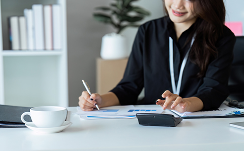 ?？诠驹鲑Y變更